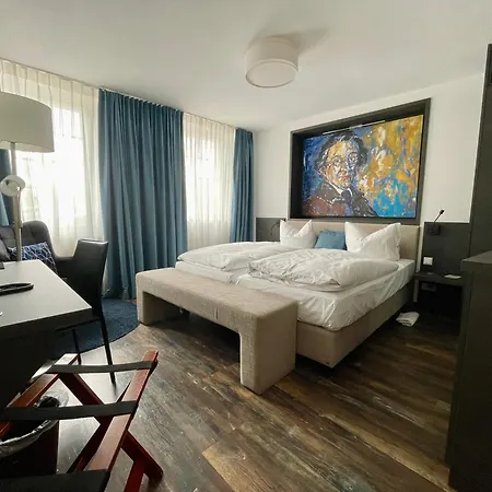 Am Schloss *** Superior ホテル テュービンゲン