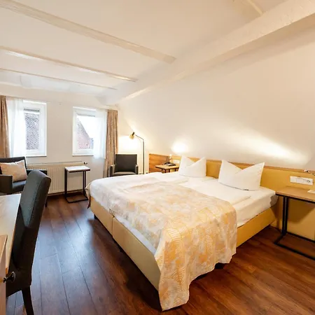 Am Schloss *** Superior 3*