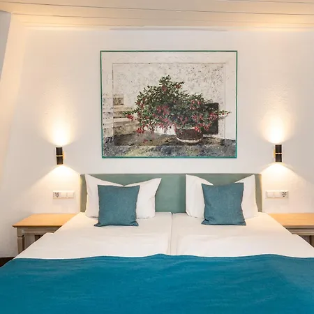 Am Schloss *** Superior 3*